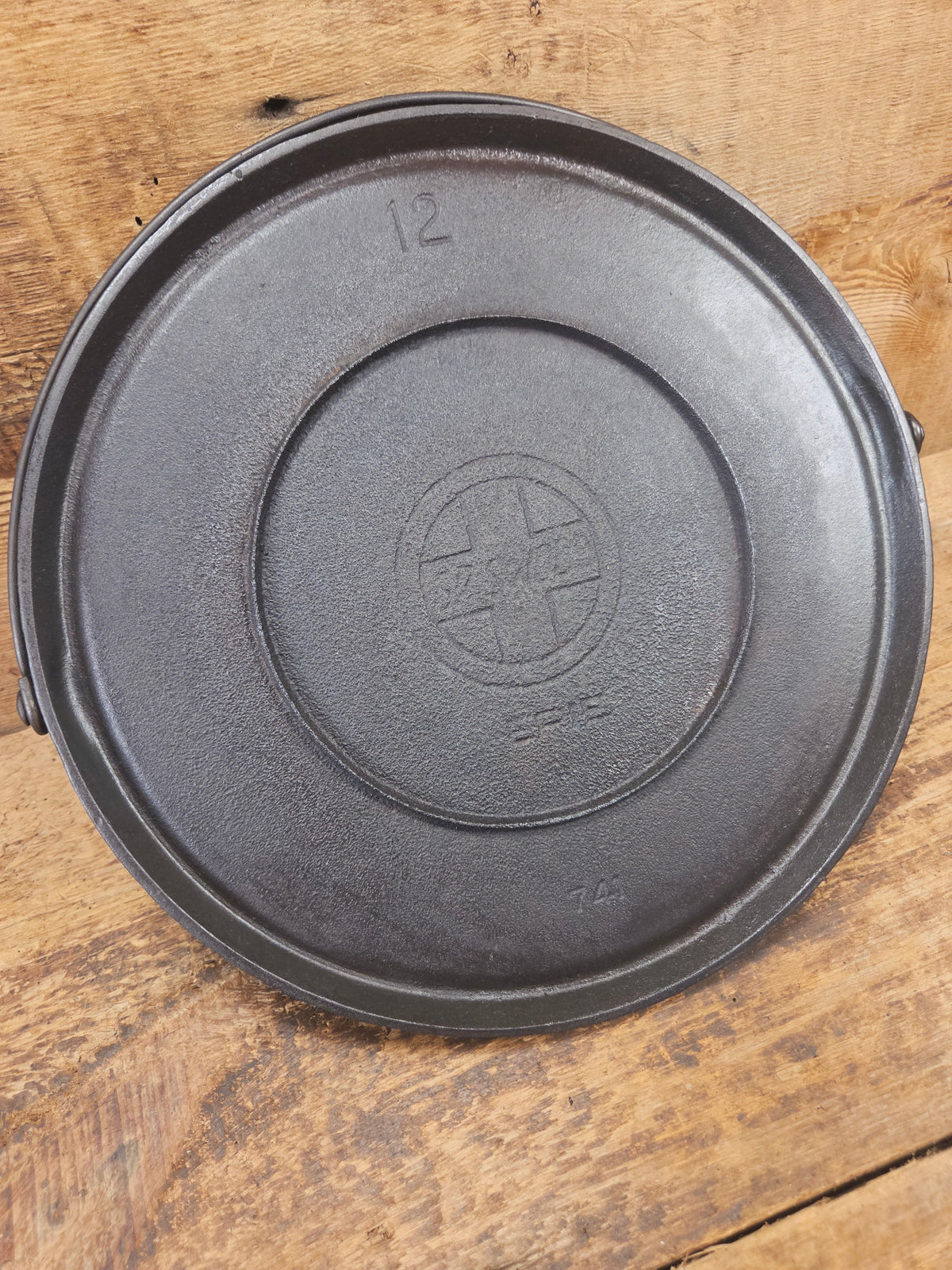 Priced To Sell: 1910’s Era Griswold Slant Logo No. 12 Round Griddle Bailed 741. ERIE. Perfect Pizza Griddle - Griddle