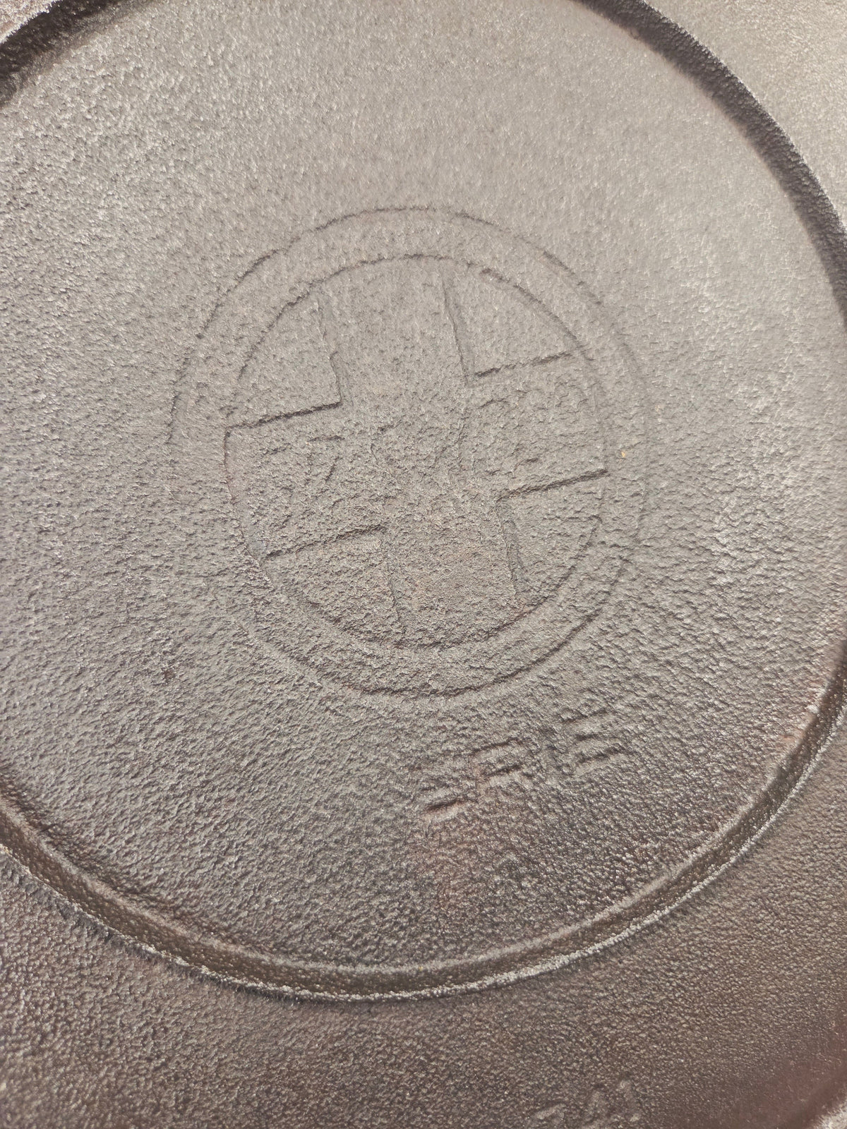 Priced To Sell: 1910’s Era Griswold Slant Logo No. 12 Round Griddle Bailed 741. ERIE. Perfect Pizza Griddle - Griddle
