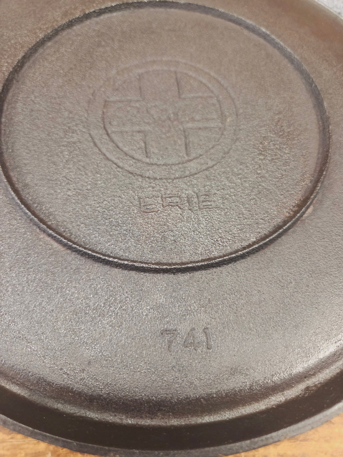 Priced To Sell: 1910’s Era Griswold Slant Logo No. 12 Round Griddle Bailed 741. ERIE. Perfect Pizza Griddle - Griddle