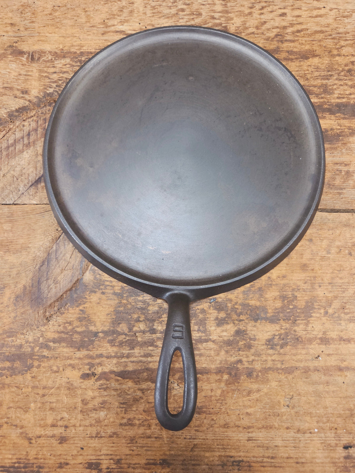 1930’s Griswold #9 Cast Iron Griddle Large Block logo ’Erie PA USA,’609’’. Awesome for pancakes and grilled cheese