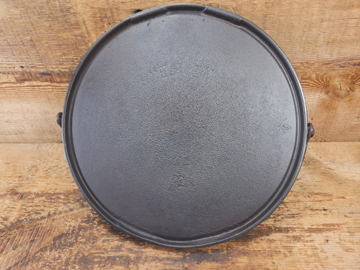 Priced To Sell: 1890’s Erie #12 Round Griddle Bailed Perfect Pizza Griddle - Griddle