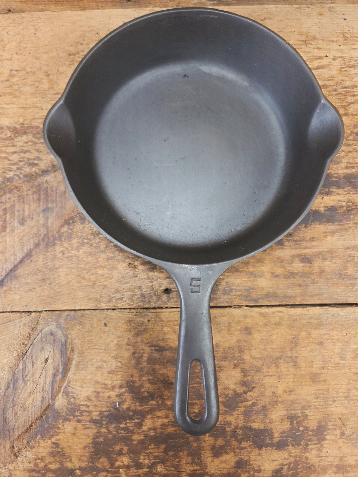 1930’s Griswold No. 5 Saute Skillet Small Logo Grooved Handle Smooth Bottom 724 - Skillet