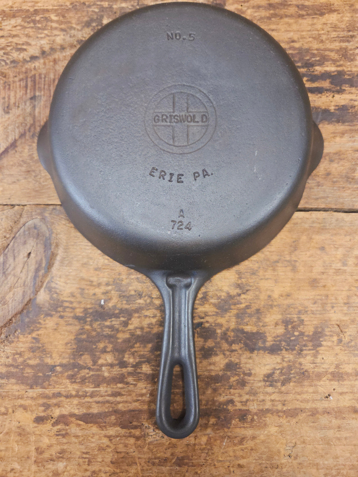1930’s Griswold No. 5 Saute Skillet Small Logo Grooved Handle Smooth Bottom 724 - Skillet