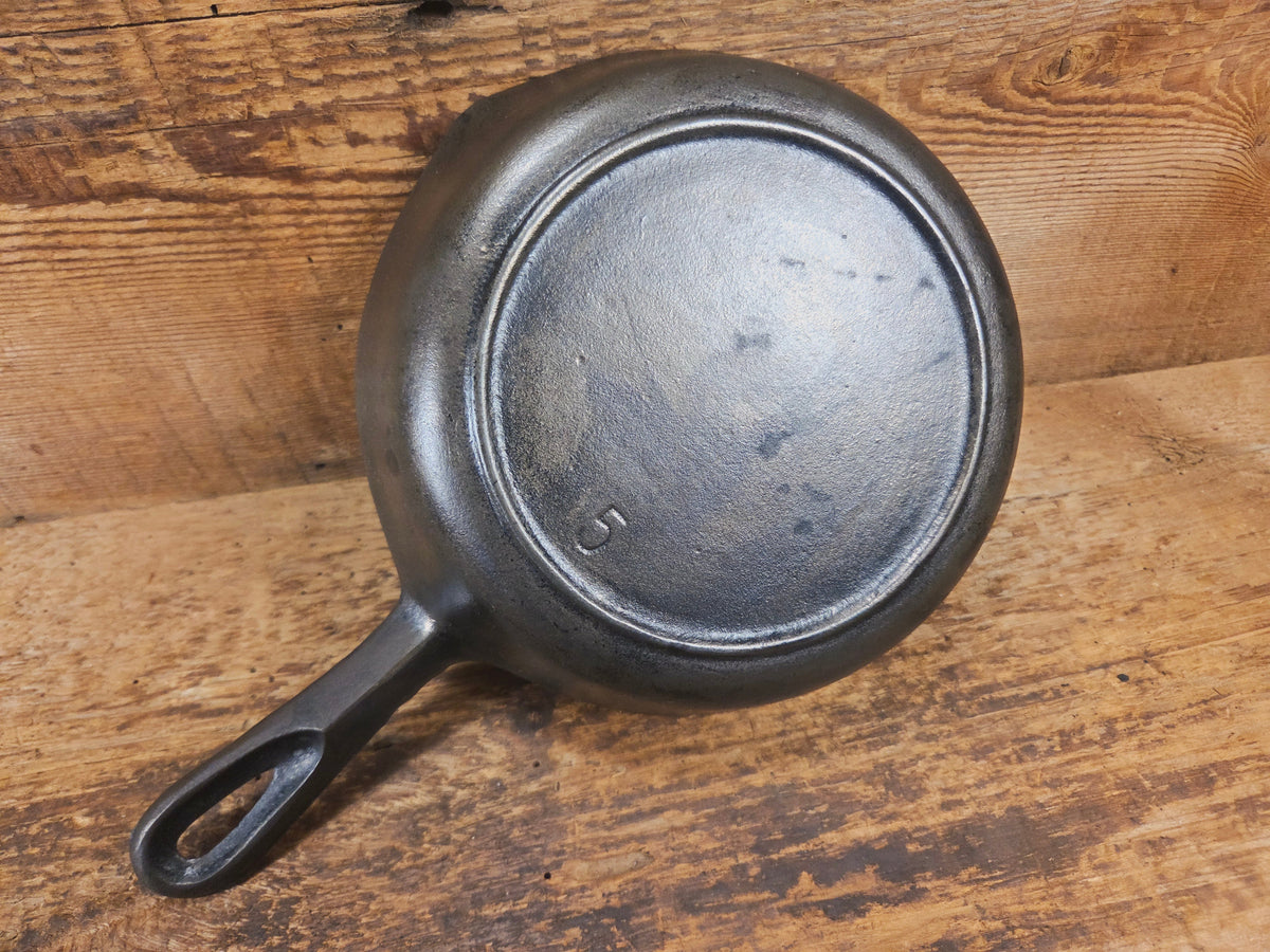 Birmingham Stove & Range 1940’s era Red Mountain Series #5 Skillet with Heat Ring - Skillet