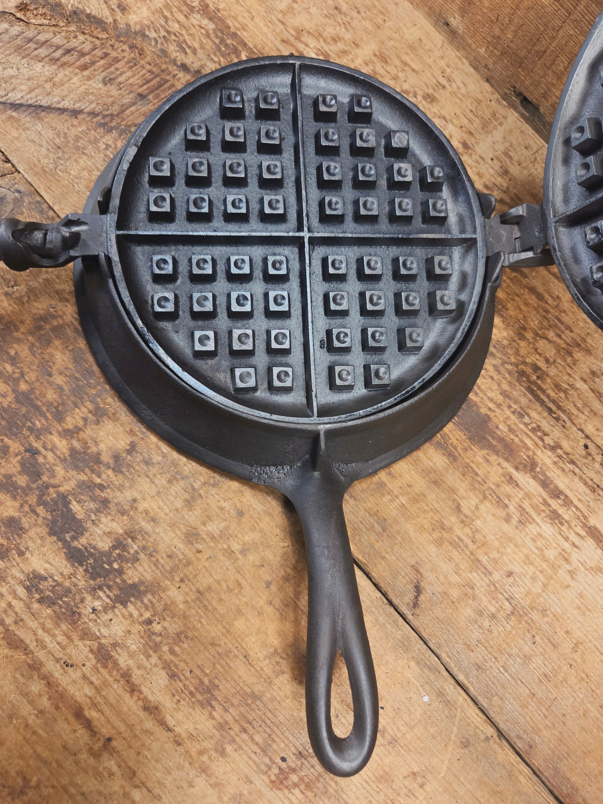 Rare 1890’s Schreiber & Conchar waffle iron that’s unusual! Not many of these 8-9’s around! - Waffle Iron