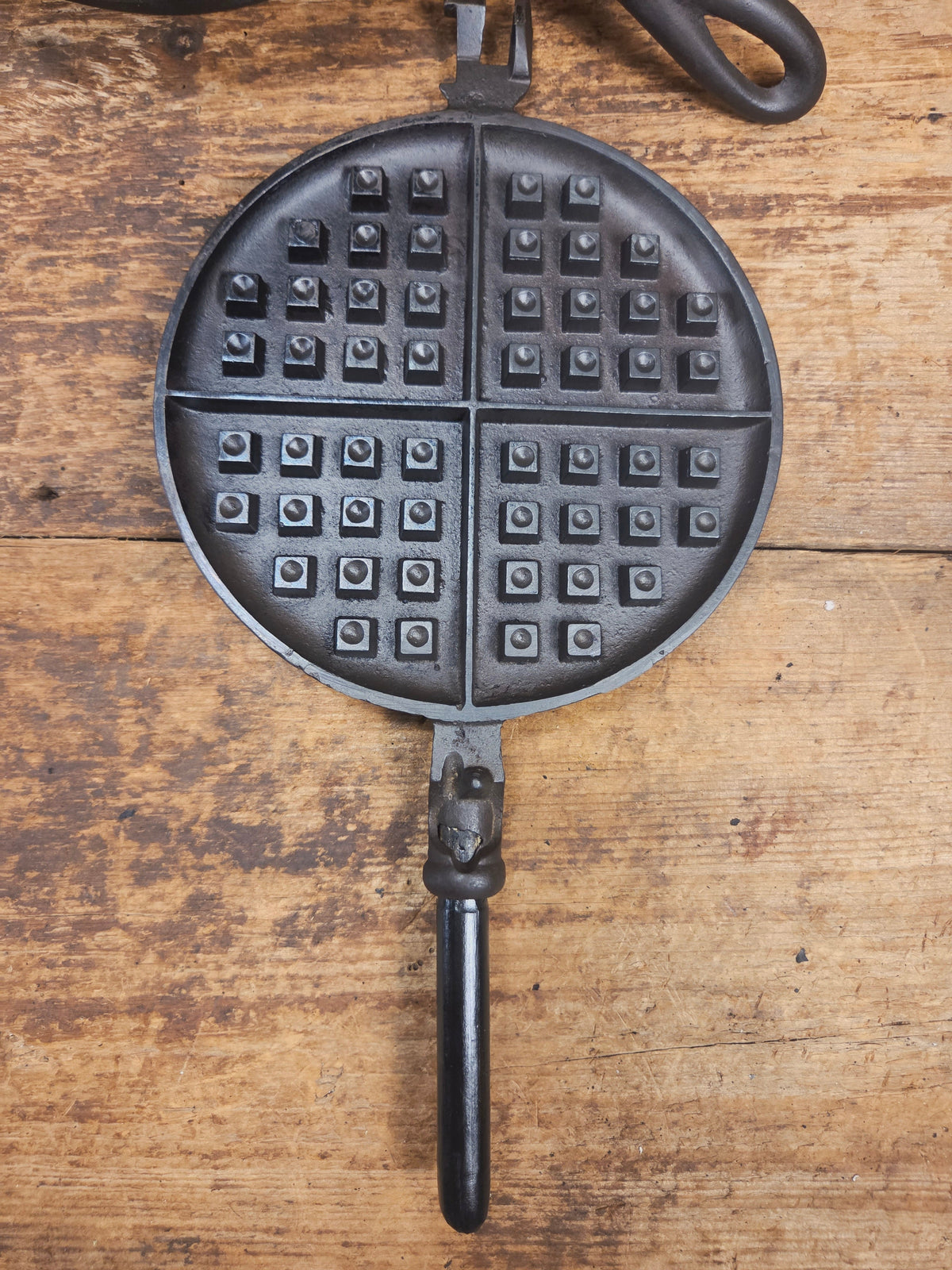Rare 1890’s Schreiber & Conchar waffle iron that’s unusual! Not many of these 8-9’s around! - Waffle Iron