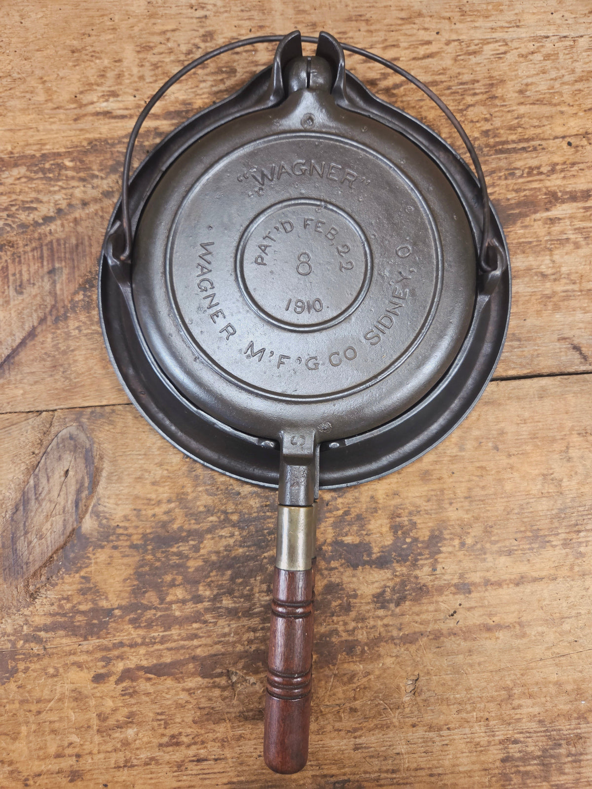 Whoa!! 1910’s Early Wagner Mfg Co. Sidney O #8 Waffle Iron with Short Base - Waffle Iron