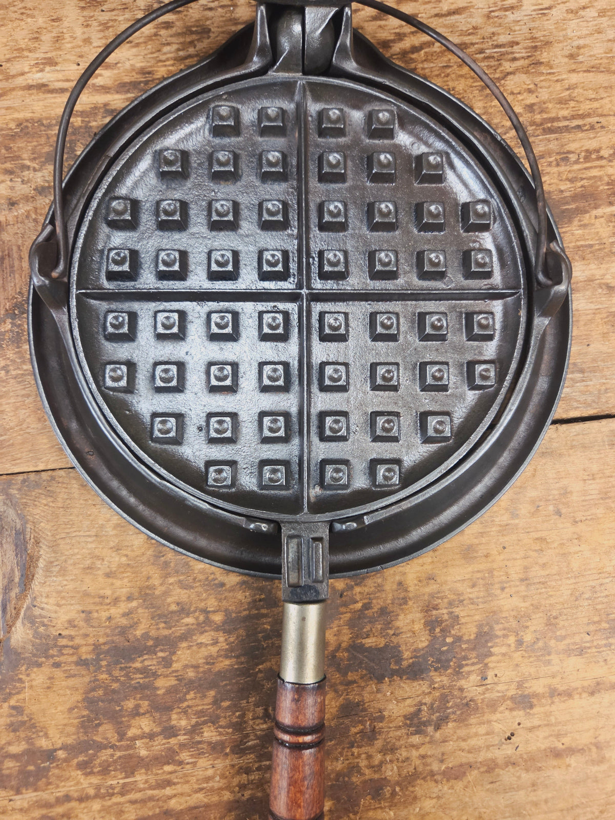 Whoa!! 1910’s Early Wagner Mfg Co. Sidney O #8 Waffle Iron with Short Base - Waffle Iron