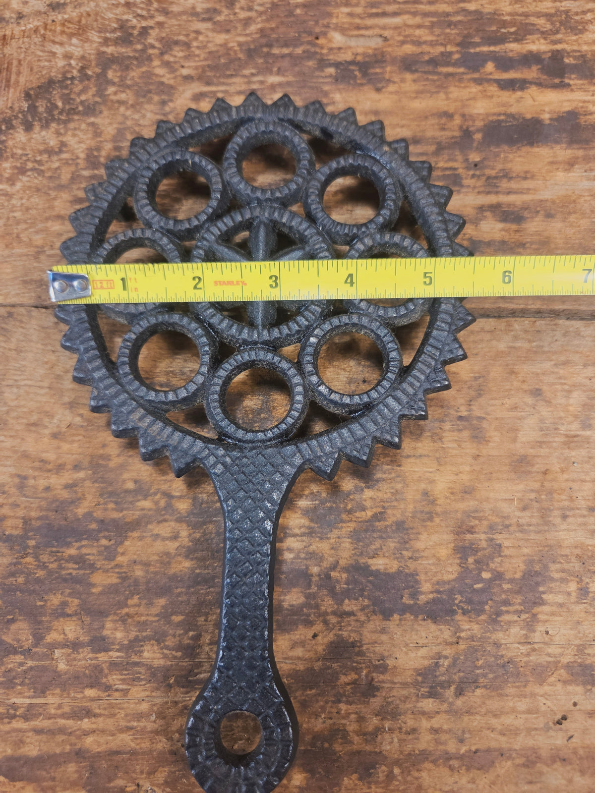 Griswold made ’Hex Gear’ large table trivet. #1727 perfect for your kitchen or dinner table! - Dutch Ovens Trivets &