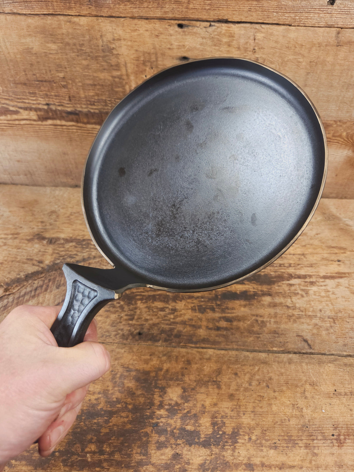 Show Stopper! Custom made Griswold 2028 Hammered Griddle! Made from a reclaimed hard to find Hammered Deep Skillet.