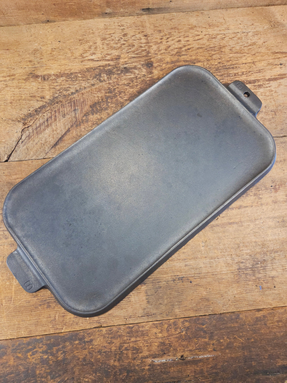 Mint condition looks brand new! Griswold #8 Long cast iron griddle. 908 C. Great pancake griddle! - Griddle