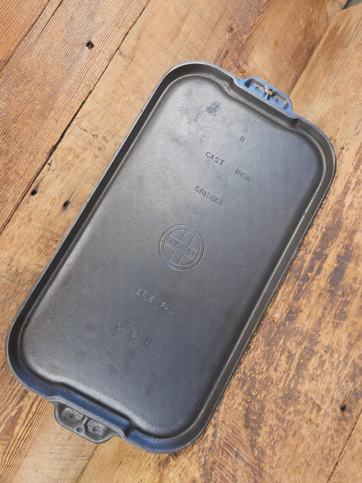 Mint condition looks brand new! Griswold #8 Long cast iron griddle. 908 C. Great pancake griddle! - Griddle