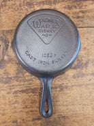 Wagner Sidney -O- #3 Skillet with ’Pie’ Logo and Smooth Bottom 1053 F - Skillet