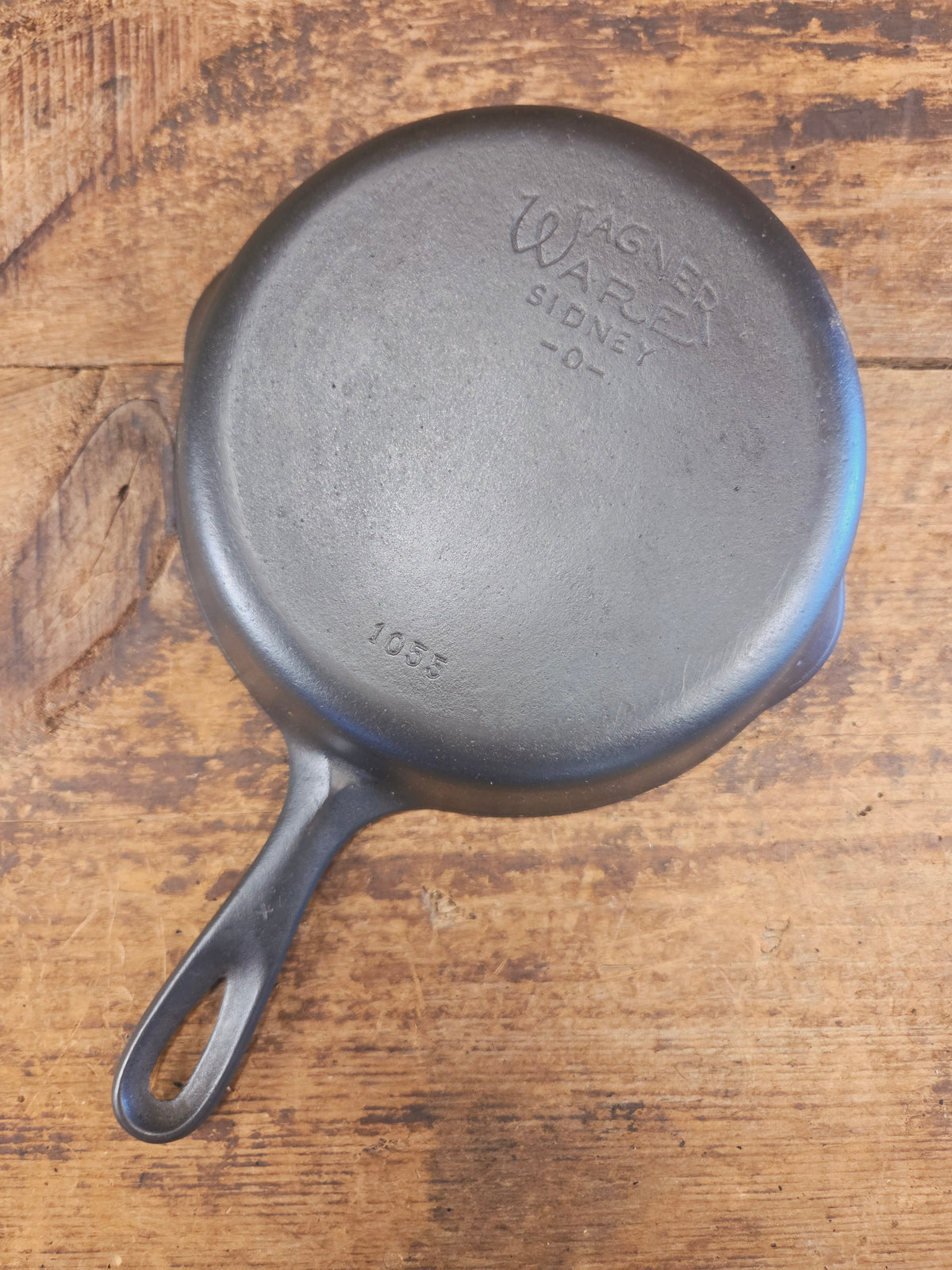 Great first pan! 1930’s Wagner #5 Skillet with Stylized Logo 1055 - Skillet