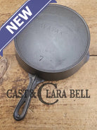 A beauty!! Early 1900’s Wapak straight logo #7. 8 Makers Mark. Cast Iron Skillet with Heat Ring Skillet