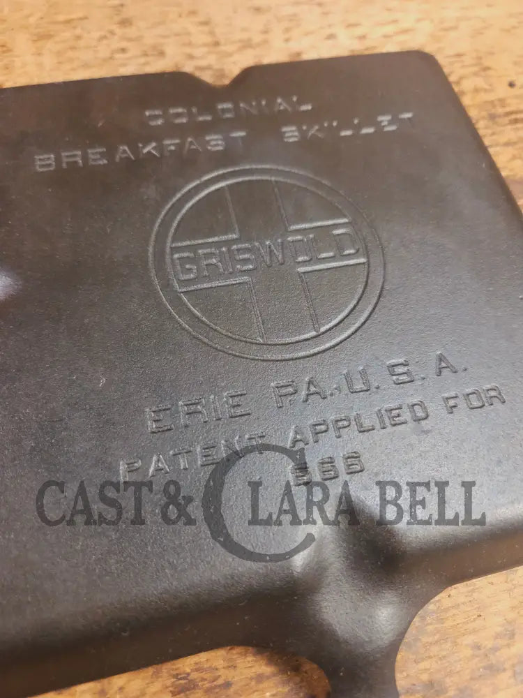 A customer favorite! Unique Griswold Cast Iron Colonial Breakfast Skillet! P/N 666 D. Great for bacon and eggs! Skillet