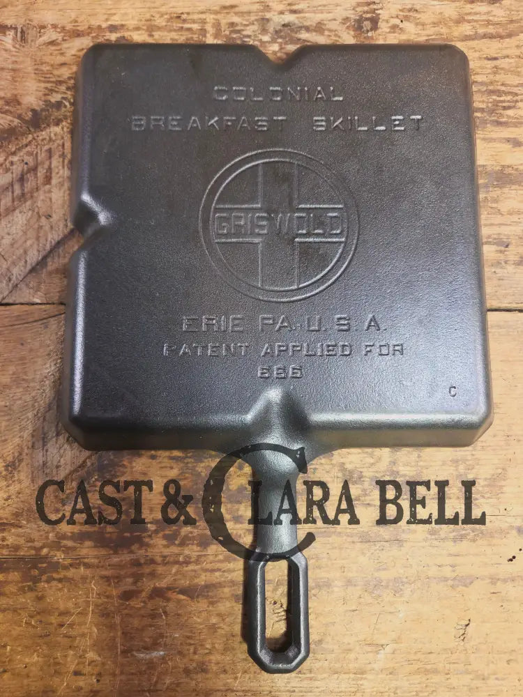 A customer favorite! Unique Griswold Cast Iron Colonial Breakfast Skillet! P/N 666 C. Great for bacon and eggs! Skillet