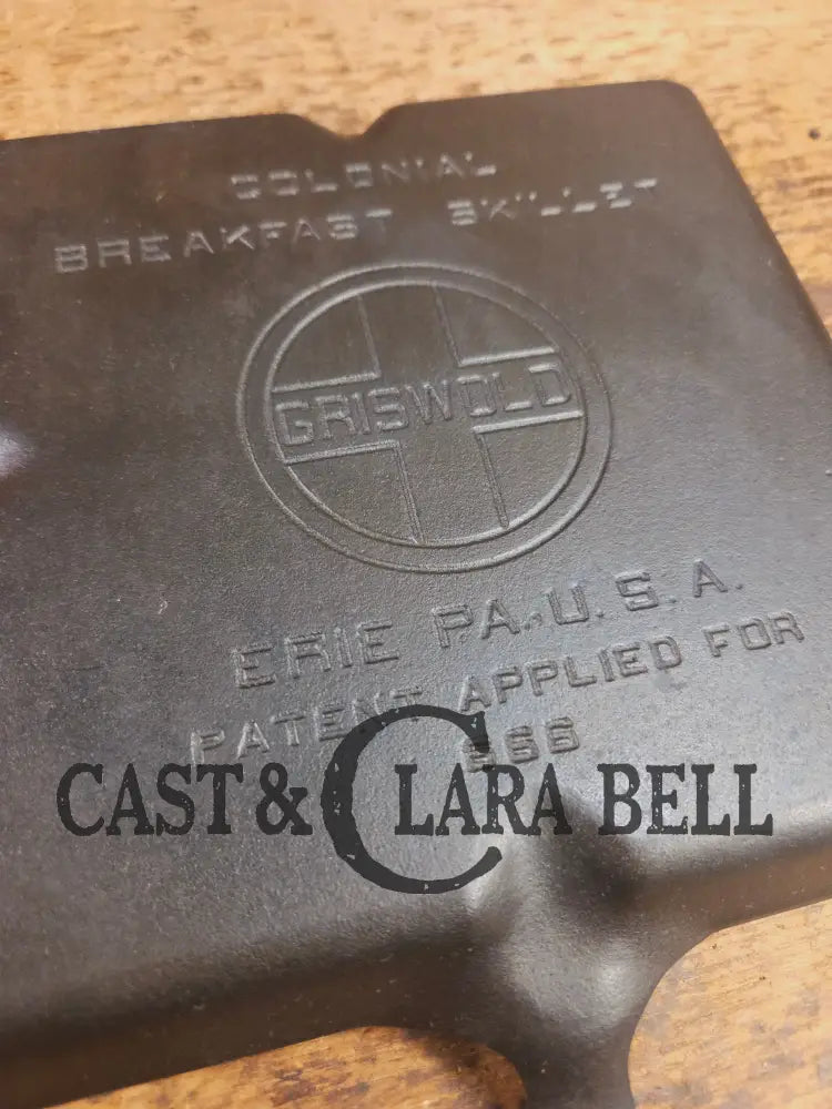 A customer favorite! Unique Griswold Cast Iron Colonial Breakfast Skillet! P/N 666 D. Great for bacon and eggs! Skillet