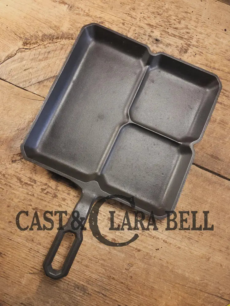 A customer favorite! Unique Griswold Cast Iron Colonial Breakfast Skillet! P/N 666. Great for bacon and eggs! Skillet