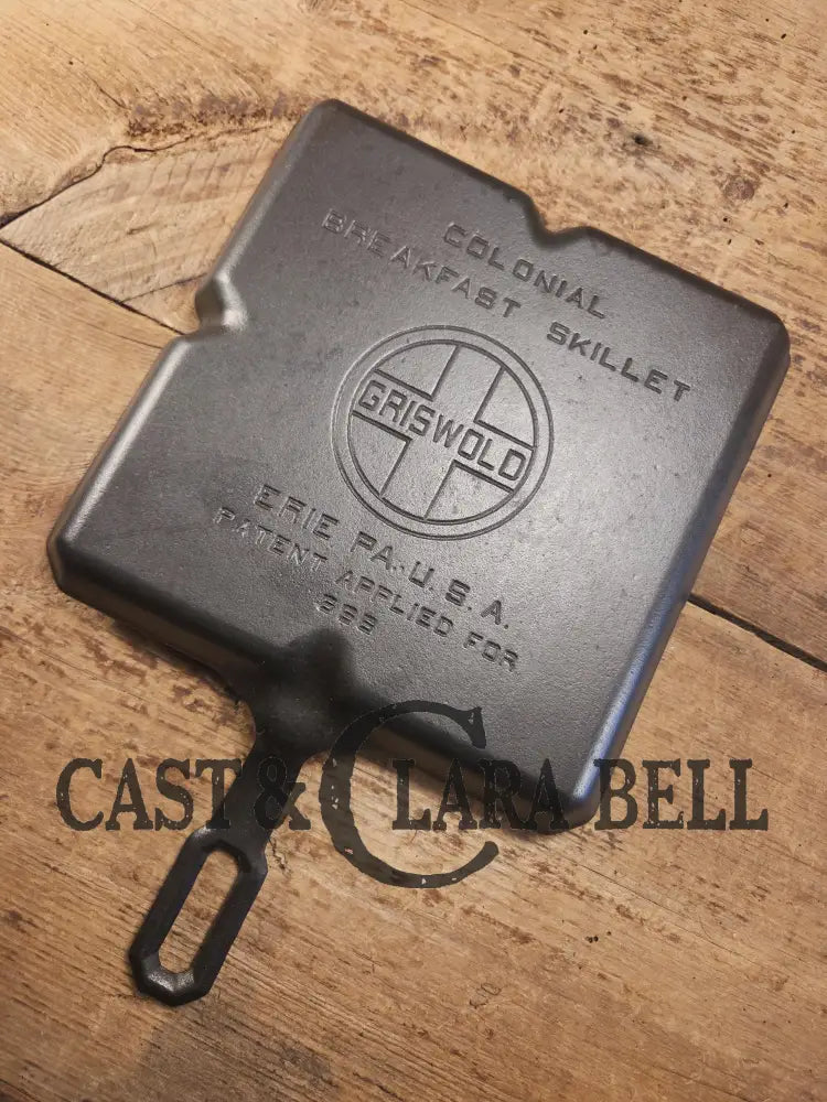 A customer favorite! Unique Griswold Cast Iron Colonial Breakfast Skillet! P/N 666. Great for bacon and eggs! Skillet