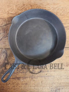 A favorite of ours! 1895-1910’s! Wagner Sidney #8 Cast Iron Skillet double Arc Logo and black iron Finish. Beautiful