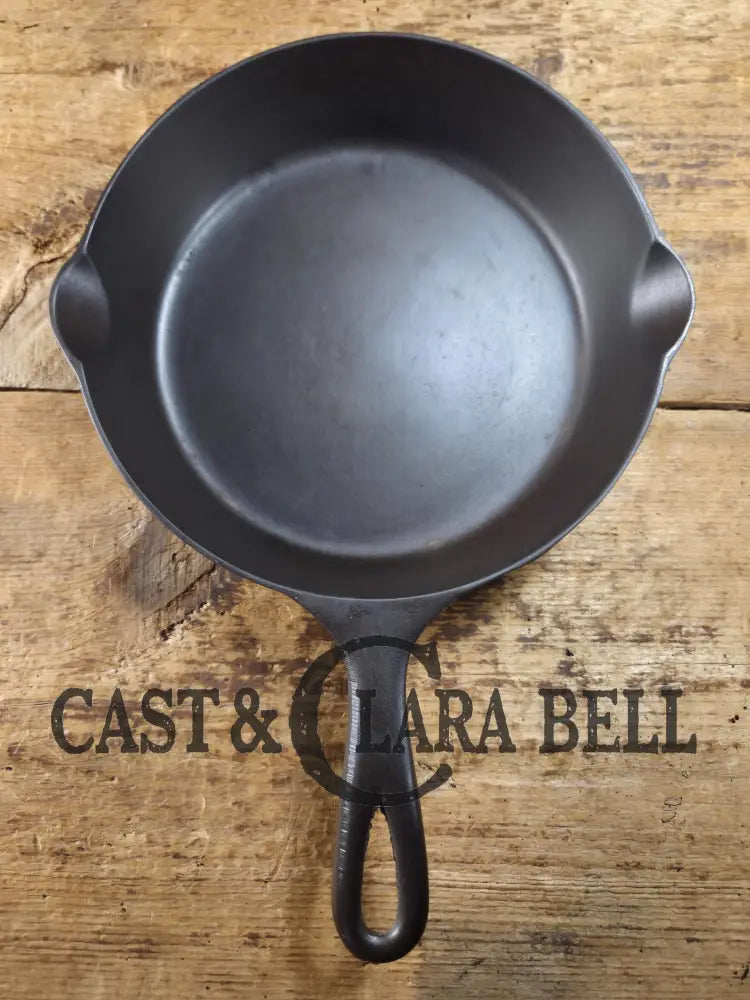 A special piece! 1910’s 3rd Series (Griswold) Erie #6 Cast Iron Skillet. Font similar to Erie ’Griswolds’ style. 699 A.
