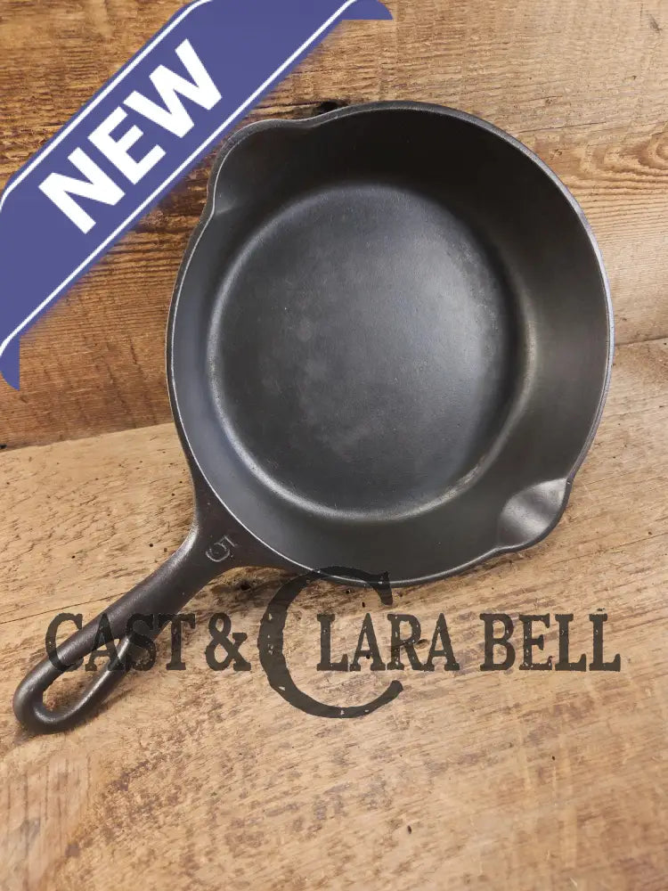 Absolute stunner. 1907-1912 Griswold ’Erie’ #5 Skillet with Slant Logo and Heat Ring 724. Ready to use. Skillet