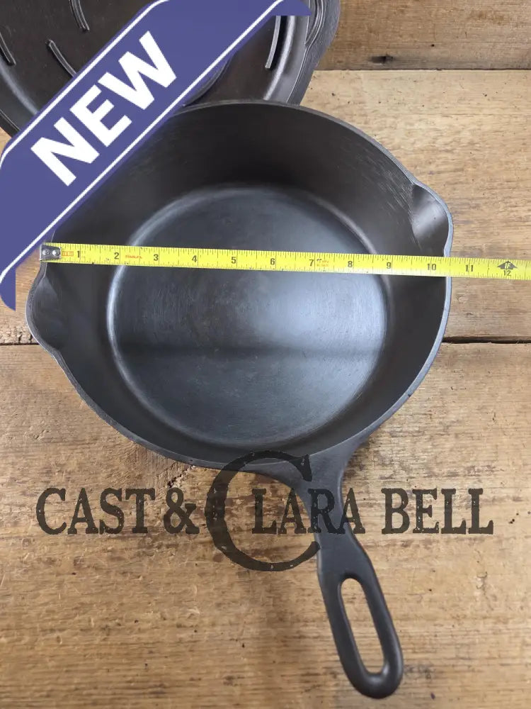 Absolutely gorgeous. 1930’s Griswold’s Iron Mountain #8 Chicken Pan with Matching Lid Deep Skillet 1034 B/1035. Amazing