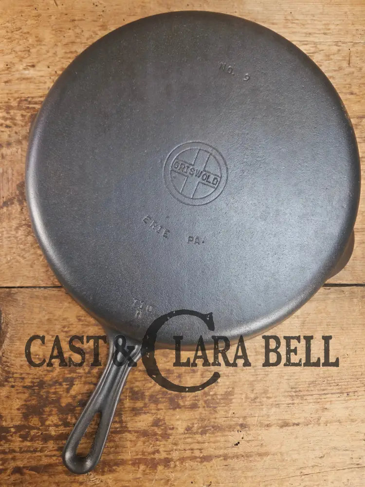 Absolutely Gorgeous. 1940’s #9 Griswold SBL (710 H) cast iron skillet. #710 Skillet