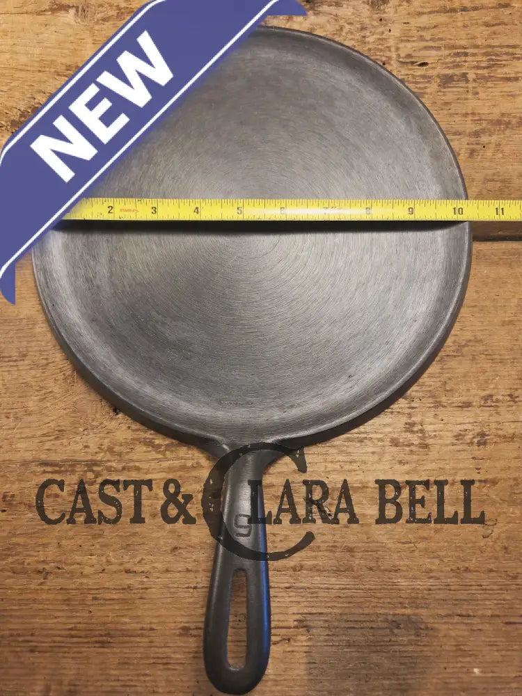 Absolutely gorgeous!! 1940’s era Unmarked Wagner #9 Round Griddle ’10 1/4 INCH GRIDDLE,’ Griddle