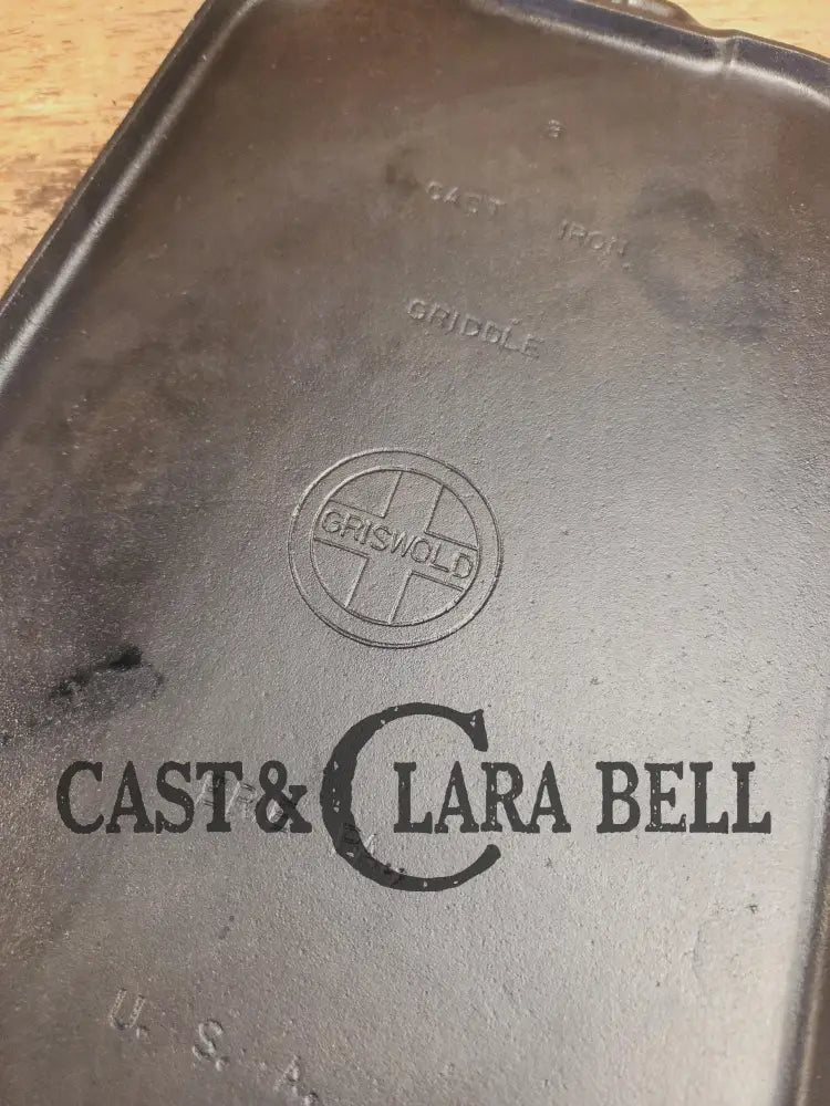 Almost mint! 1930’s Griswold #8 Long cast iron griddle. 908 A. Great pancake griddle! Griddle