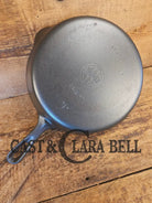 Almost mint! 1940’s Griswold No. 8 Cast Iron Skillet with Small Block Logo 704 F - Skillet