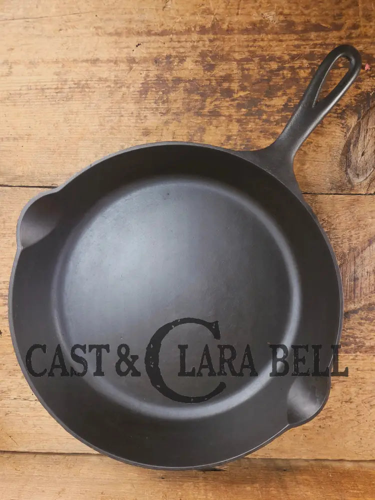 Almost Mint! Early 1910’s Griswold 710 F Cast Iron Skillet Large Block Slant Logo Ghostmark 9! Skillet