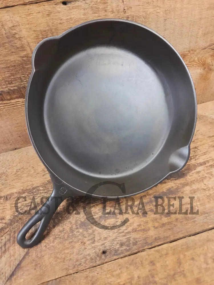 Almost Mint! Early 1910’s Griswold #9 Cast Iron Skillet Large Block Slant Logo ’Erie,’ 710 A - Skillet