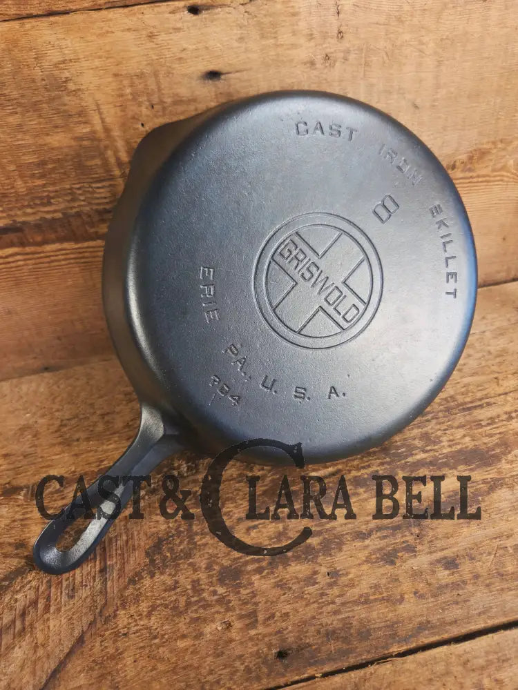 Almost Mint! Griswold #8 Cast Iron Skillet with Large Block Logo and Smooth Bottom 704 V - Skillet