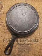 Almost perfect! 1930’s Era Lodge #5 Skillet with 3 Notch Heat Ring. #2 XS markings. SC24