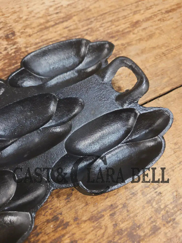 Amazing! 1865-1900 G.M. Filley No. 4 Gem Pan. Rare Piece hard to find. See pics and Description Bakeware