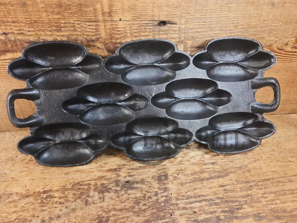 Amazing! 1865-1900 G.M. Filley No. 4 Gem Pan. Rare Piece hard to find. See pics and Description Bakeware