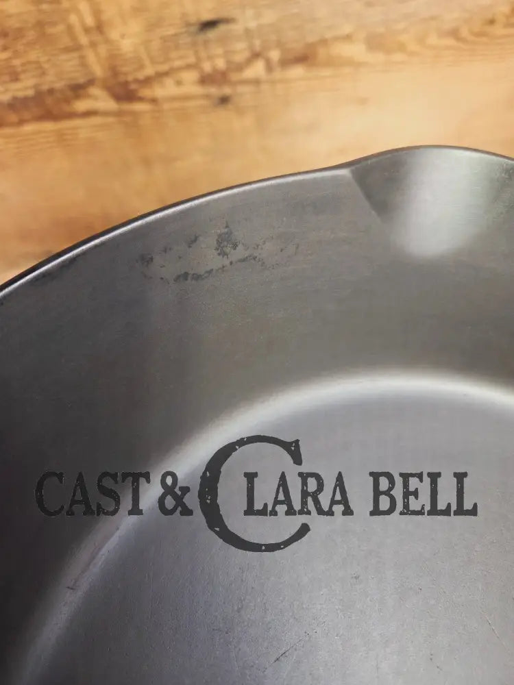 Amazing and Rare! 2nd Series Erie (1895) #9 Deep Cast Iron Skillet. What a cool skillet! Skillet