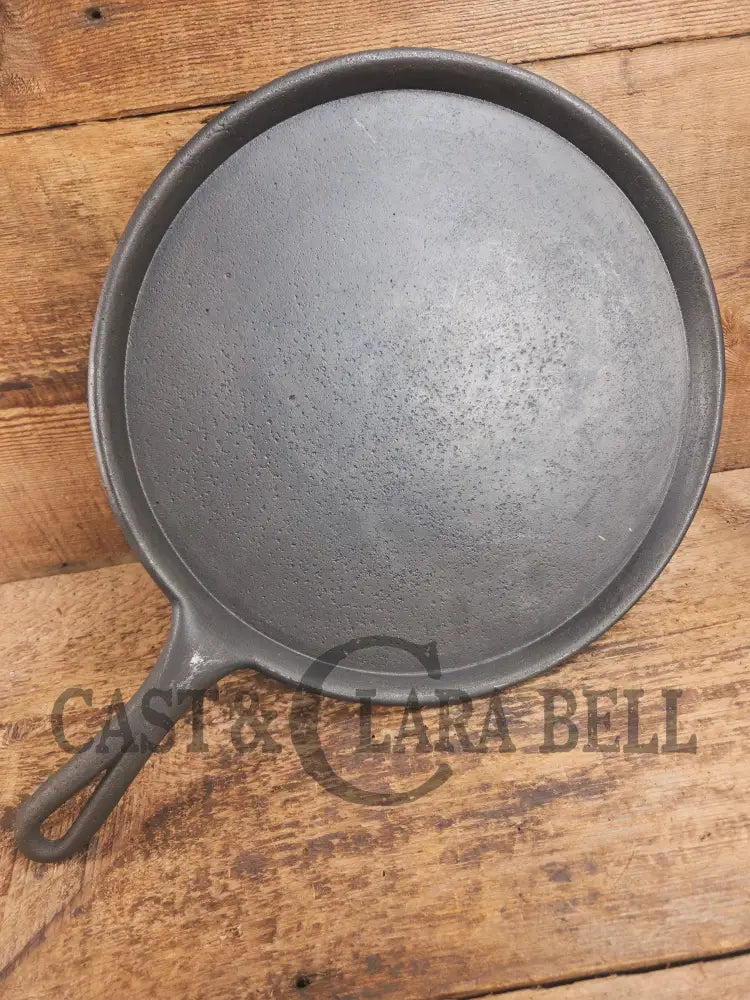 Amazing! Antique #12 handled round griddle! PERFECT pizza griddle or griddle for the cabin! Griddle
