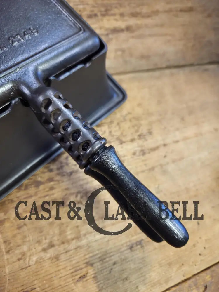 An absolute favorite! 1910’s Era HTF 1920’s Griswold #11 Square Waffle Iron w/ Raised Letter New American Logo. Raised