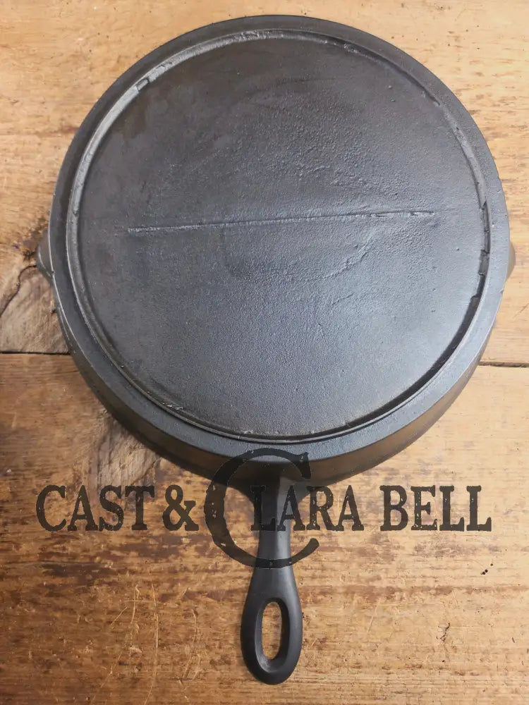 Antique elegant gate-marked unknown #10 skillet. Amazing condition Est 1880’s Era. Flat handle raised #10 Pattern