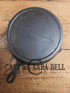 Antique elegant gate-marked unknown #10 skillet. Amazing condition Est 1880’s Era. Flat handle raised #10 Pattern