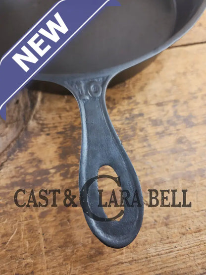 Antique elegant gate-marked unknown #10 skillet. This is GORGEOUS. Est 1880’s Era. Flat handle raised #10 Pattern.