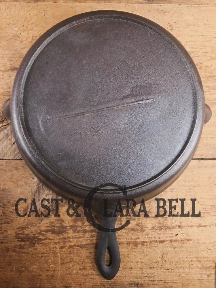 Antique elegant gate-marked unknown #11 deep skillet. Awesome piece of history 1880’s Era. Semi fancy handle possible