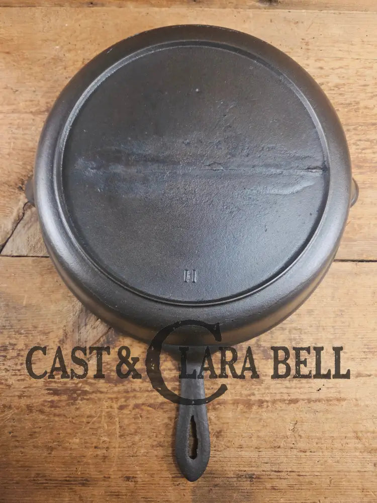 Antique elegant gate-marked unknown #11 deep skillet. This is GORGEOUS. Est 1880’s Era. Semi fancy handle possible Ohio