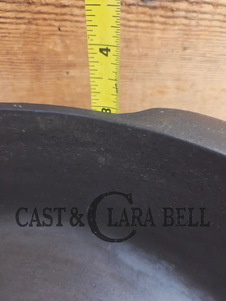 Antique elegant gate-marked unknown #11 deep skillet. This is GORGEOUS. Est 1880’s Era. Semi fancy handle possible Ohio