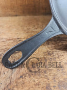 Antique elegant gate-marked unknown #7 skillet. Wonderfully preserved. Est 1880’s Era. Flat handle #7 Pattern. Skillet
