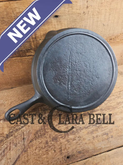Antique elegant gate-marked unknown #8 skillet. Wonderfully preserved. Est 1880’s Era. Flat handle # Pattern Skillet