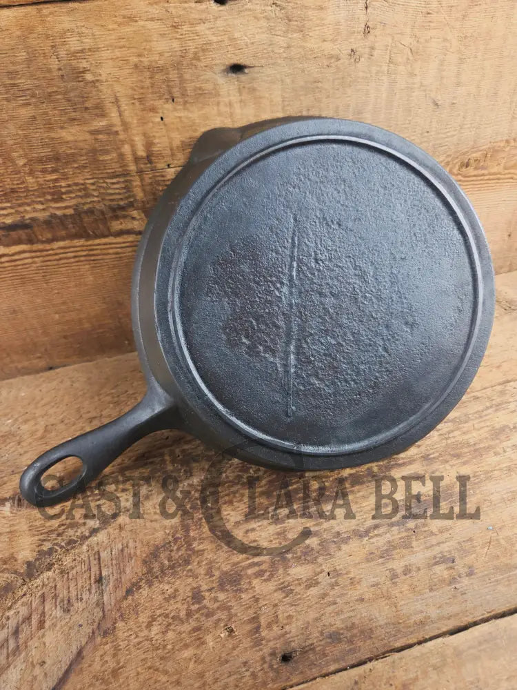 Antique elegant gate-marked unknown #8 skillet. Wonderfully preserved. Est 1880’s Era. Flat handle # Pattern Skillet